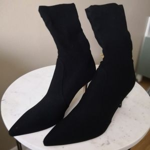 Stuart Weitzman AXIOM BOOTIE size 6.5 Brand New